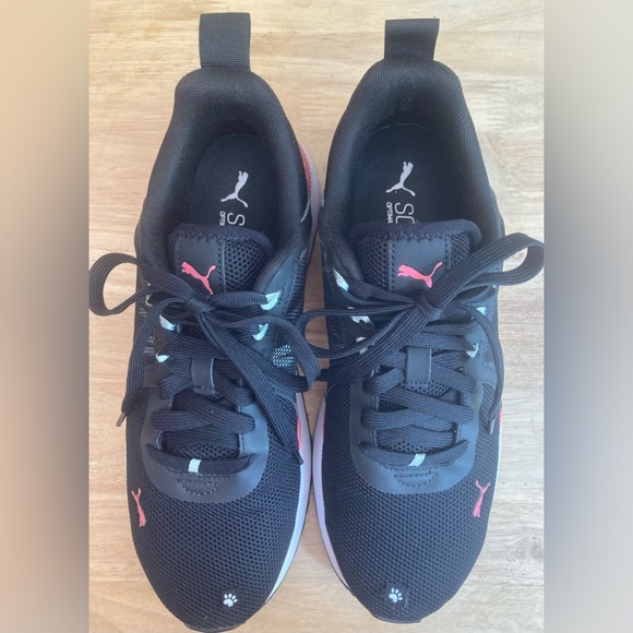 PUMA PACER NET CAGE BLACK CORAL WOMENS SNEAKERS with Puma Paw Patches! Sz 9 GUC - Picture 4 of 15